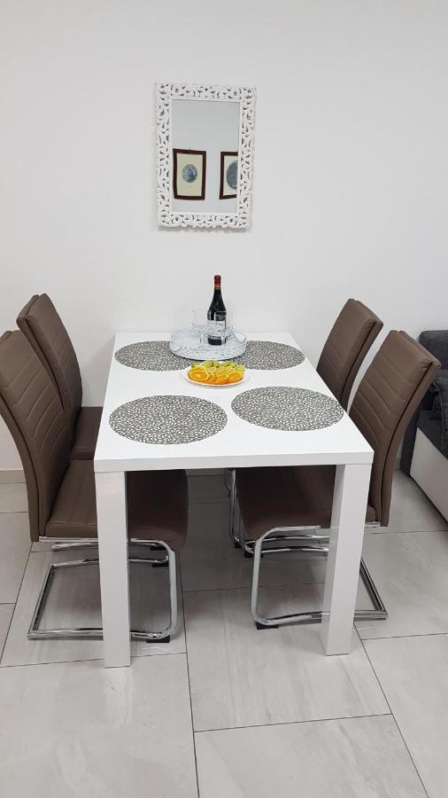 סנג' Apartman Ivan מראה חיצוני תמונה